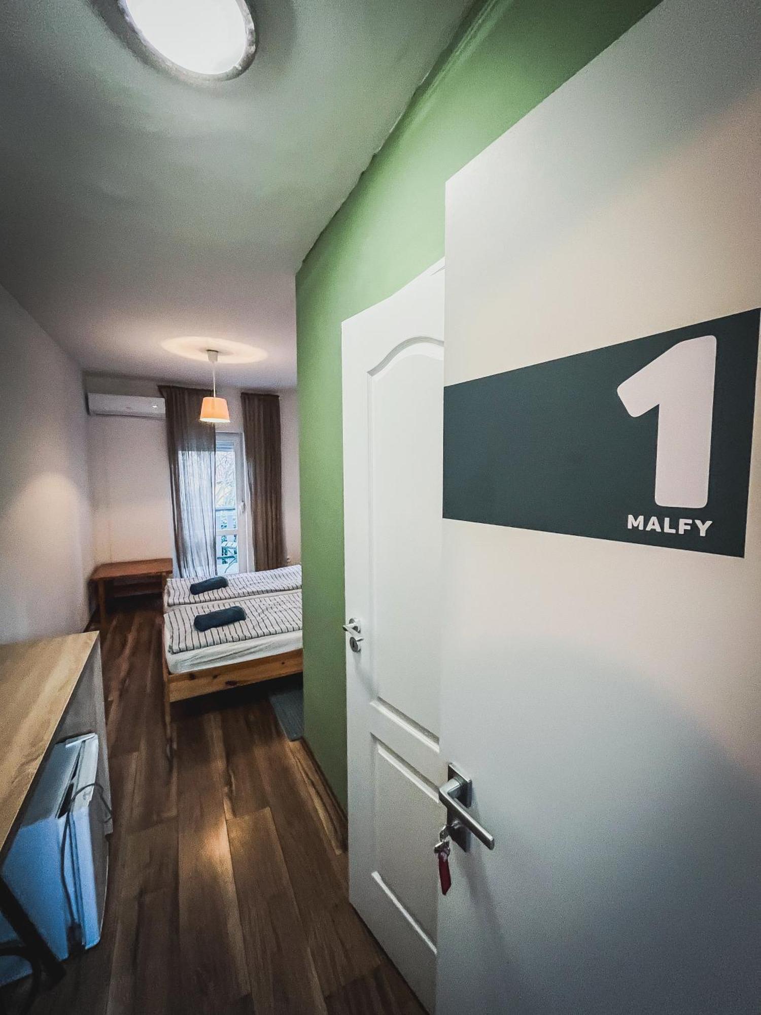 Patent Hostel Badacsonytomaj Buitenkant foto